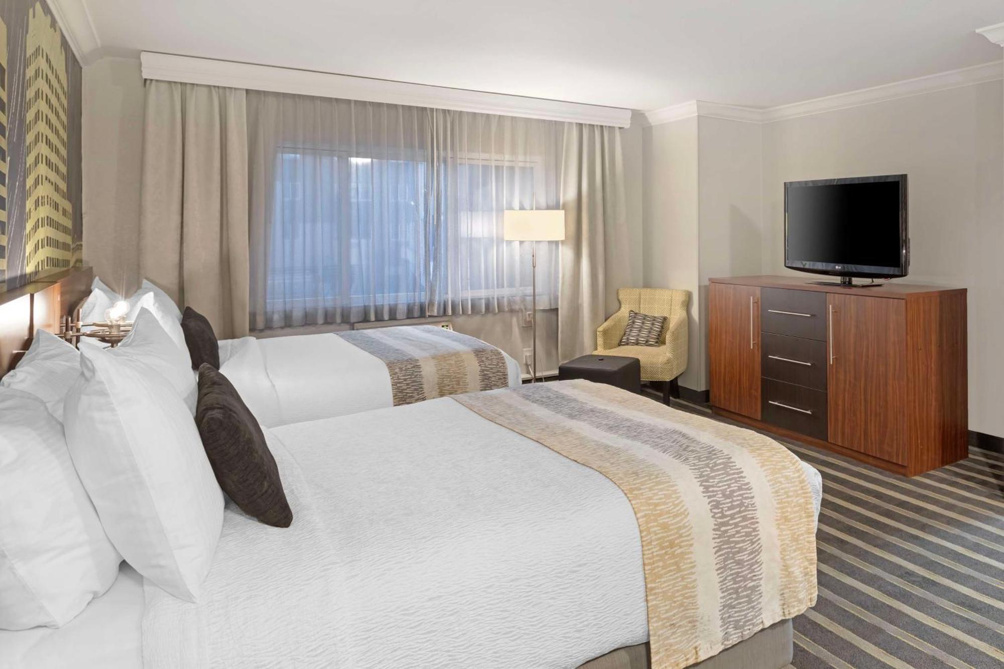 Best Western Plus Milwaukee West Exterior photo